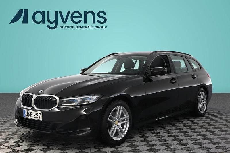 Musta Käytetty 2023 BMW 320e Farmari | 39 900 € (Kallis) - Kuva 1/4