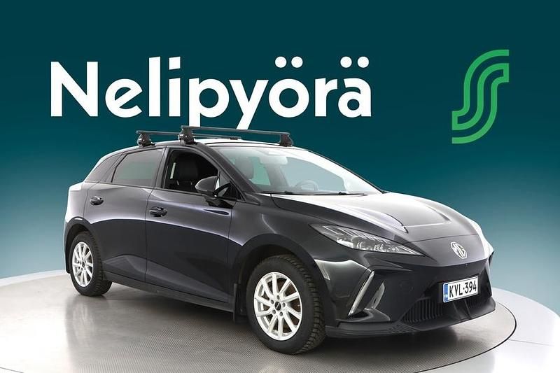 Käytetty MG MG4 EV Luxury 150 kW (204 HP) 2023 Musta Viistoperä