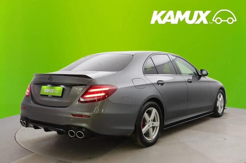 Käytetty Mercedes E220 AMG line 194 HP (142 kW) 2016 Hopea / harmaa Sedan