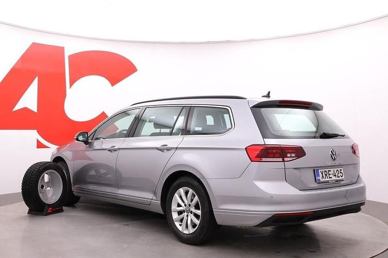 Käytetty VW Passat Comfortline 150 HP (110 kW) 2022 Harmaa Farmari