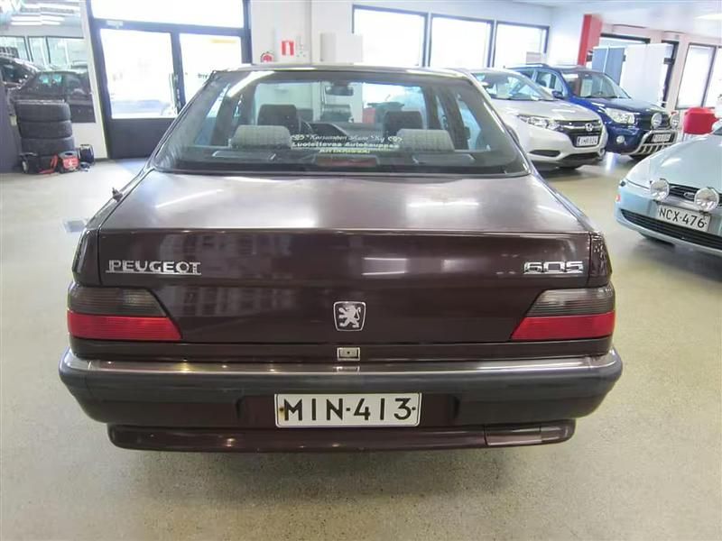 Käytetty Peugeot 605 132 HP (97 kW) 1998 Met. punainen Sedan