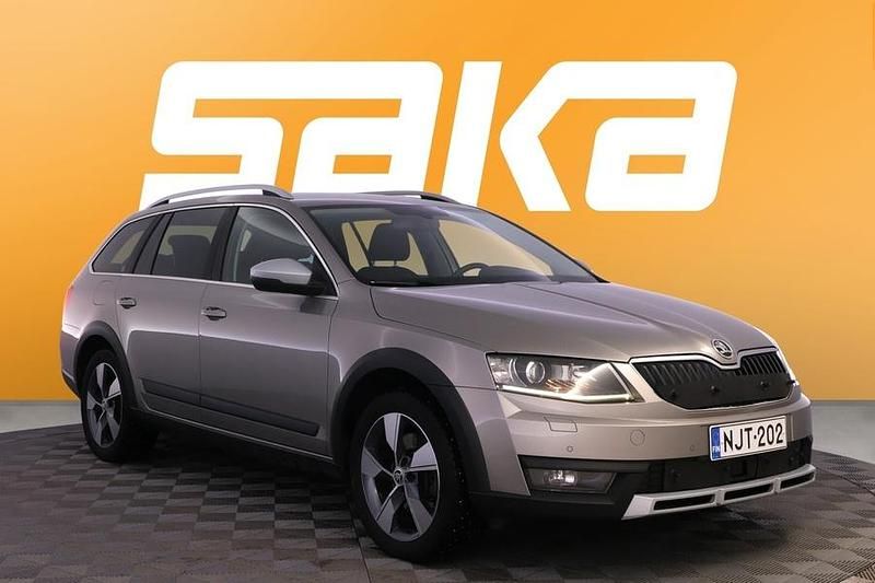 Käytetty Skoda Octavia 184 HP (135 kW) 2015 Viistoperä