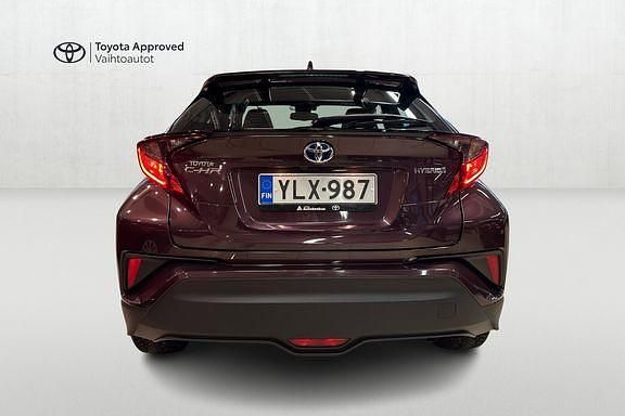 Käytetty Toyota C-HR Active 121 HP (88 kW) 2023 Violetti Katumaasturi