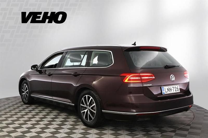 Käytetty VW Passat Highline 150 HP (110 kW) 2016 Punainen Farmari