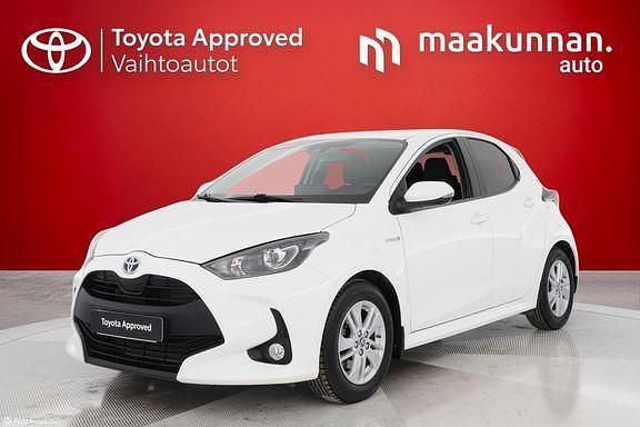 Valkoinen Käytetty 2021 Toyota Yaris Active Viistoperä | 17 400 € (Hyvä tarjous) - Kuva 1/4