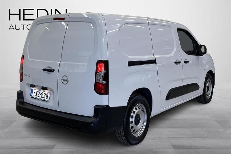 Käytetty Opel Combo-e Life XL Comfort 100 kW (136 HP) 2024 Valkoinen Van