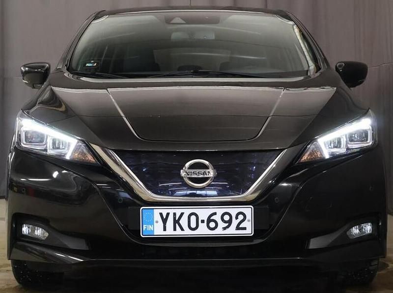 Käytetty Nissan Leaf 360º 110 kW (150 HP) 2018 Musta Viistoperä