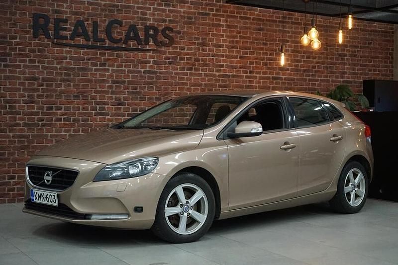 Käytetty 2013 Volvo V40 Kinetic Viistoperä | 7 500 € (Perustarjous) - Kuva 1/4