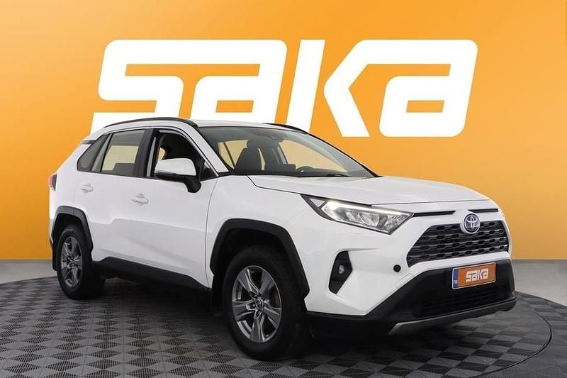 Käytetty Toyota RAV4 Hybrid Active 178 HP (130 kW) 2023 Katumaasturi