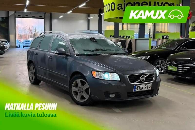 Hopea / harmaa Käytetty 2011 Volvo V50 Standard Farmari | 3 500 € (Supertarjous) - Kuva 1/4