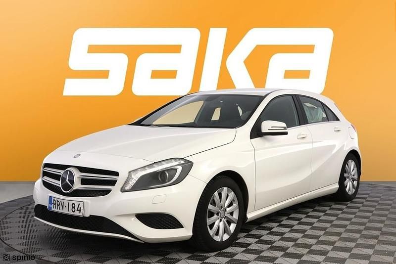 Käytetty Mercedes A180 Business 109 HP (80 kW) 2014 Viistoperä