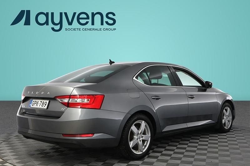 Käytetty Skoda Superb Business Line 218 HP (160 kW) 2023 Harmaa Sedan