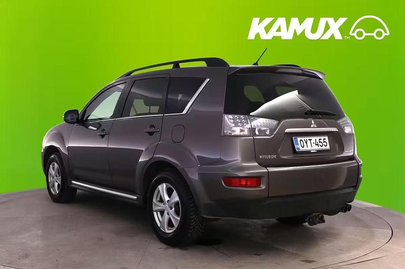Käytetty Mitsubishi Outlander Intense 156 HP (114 kW) 2011