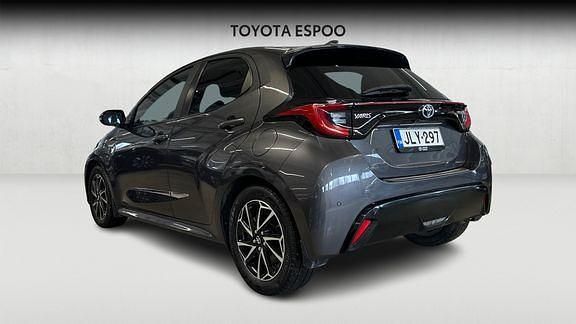 Käytetty Toyota Yaris Premium 114 HP (83 kW) 2020 Harmaa Viistoperä