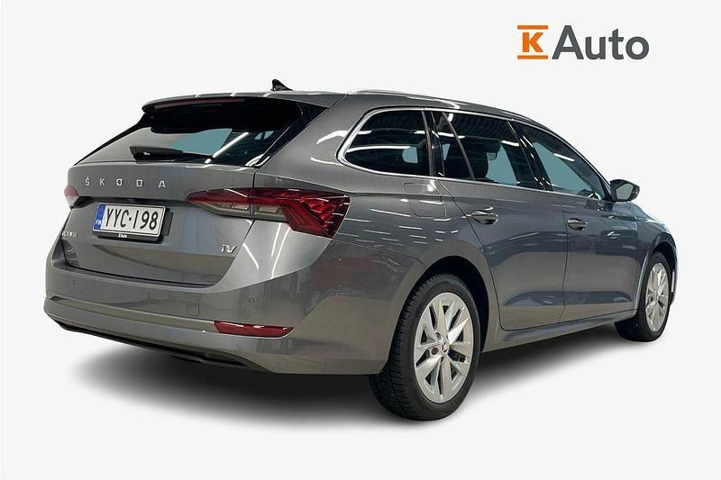 Käytetty Skoda Octavia Style 201 HP (147 kW) 2023 Harmaa Farmari
