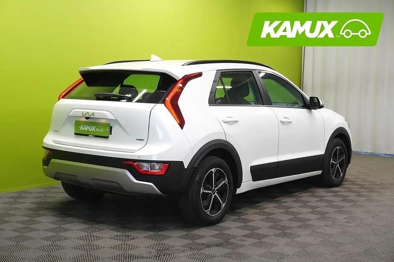 Käytetty Kia Niro Edition 7 105 HP (77 kW) 2023 Valkoinen Katumaasturi