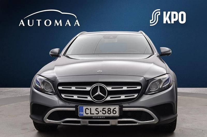 Käytetty Mercedes E220 All-Terrain 194 HP (142 kW) 2018 Harmaa Farmari