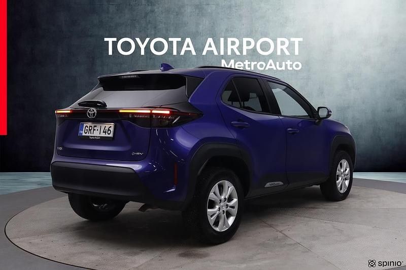 Käytetty Toyota Yaris Cross 116 HP (85 kW) 2024 Sininen Katumaasturi