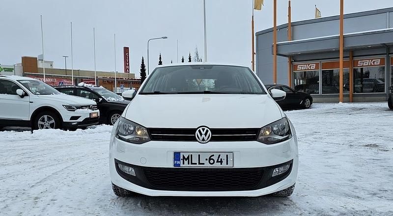 Käytetty VW Polo Comfortline 90 HP (66 kW) 2013 Viistoperä