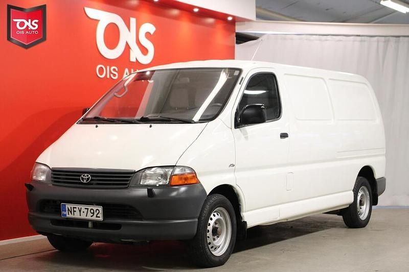 Käytetty Toyota HiAce 88 HP (64 kW) 2004 Van