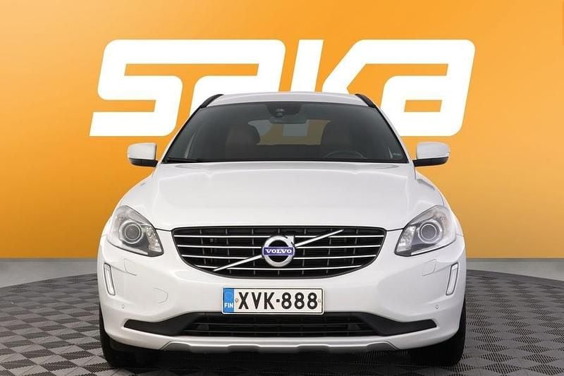 Käytetty Volvo XC60 Business Edition 215 HP (158 kW) 2014 Katumaasturi