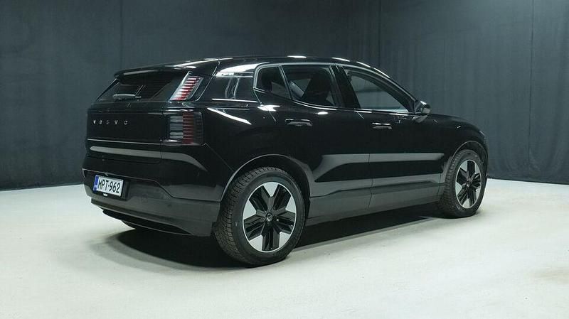 Käytetty Volvo EX30 Core 200 kW (272 HP) 2024 Katumaasturi
