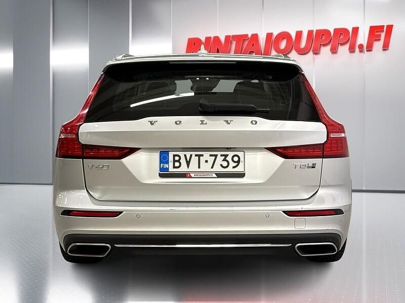 Käytetty Volvo V60 Inscription 317 HP (233 kW) 2019 Harmaa Farmari