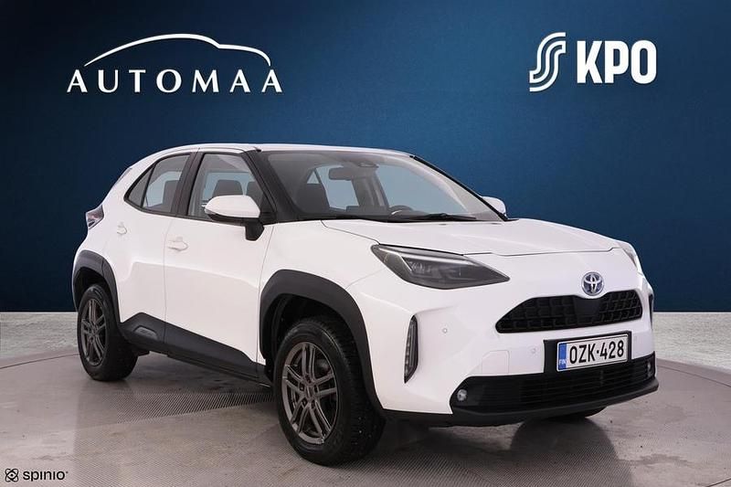 Käytetty Toyota Yaris Cross Active 116 HP (85 kW) 2022 Valkoinen Katumaasturi