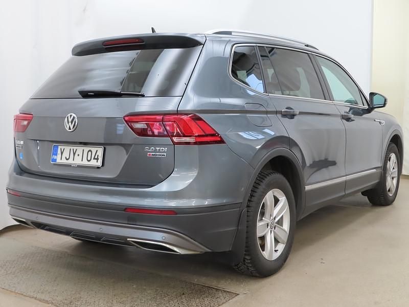 Käytetty VW Tiguan Allspace Comfortline 150 HP (110 kW) 2018 Harmaa Katumaasturi