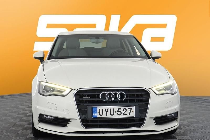 Käytetty Audi A3 Business 180 HP (132 kW) 2014 Sedan
