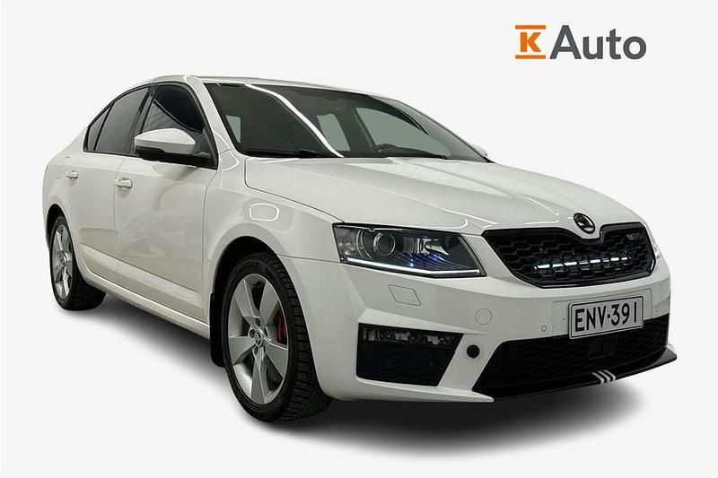 Käytetty Skoda Octavia RS 184 HP (135 kW) 2016 Valkoinen Viistoperä