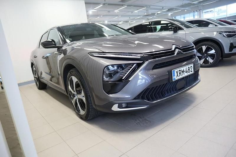 Käytetty Citroën C5 X Feel 224 HP (164 kW) 2022 Harmaa Farmari