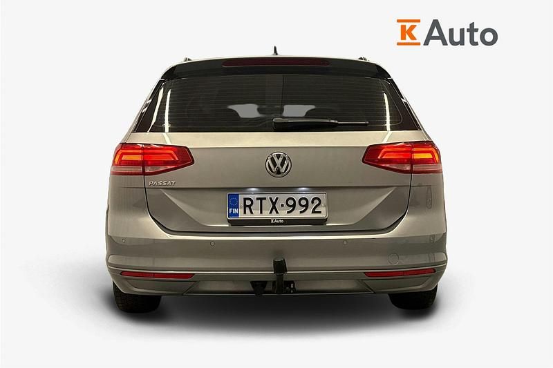 Käytetty VW Passat Comfortline 150 HP (110 kW) 2019 Sininen Farmari