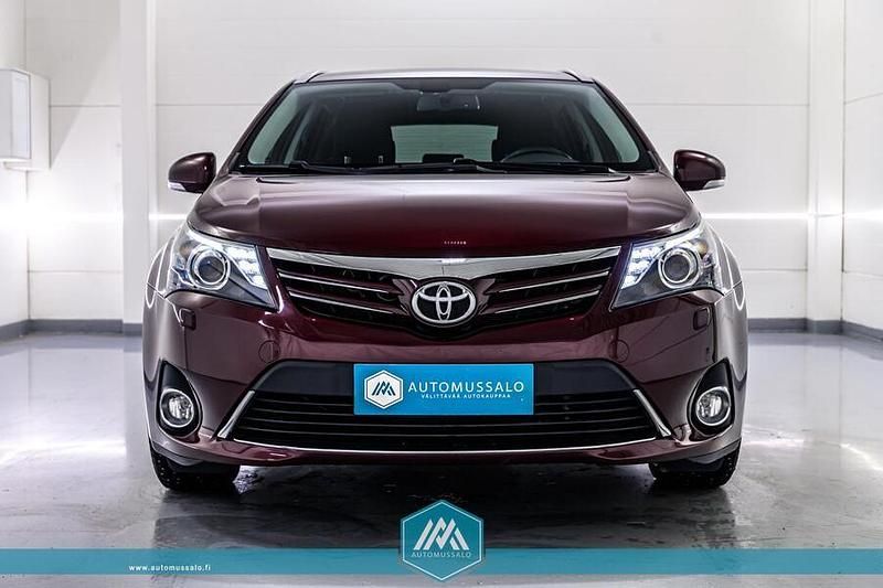 Käytetty 2012 Toyota Avensis Multidrive S Farmari | 14 900 € (Perustarjous) - Kuva 1/4