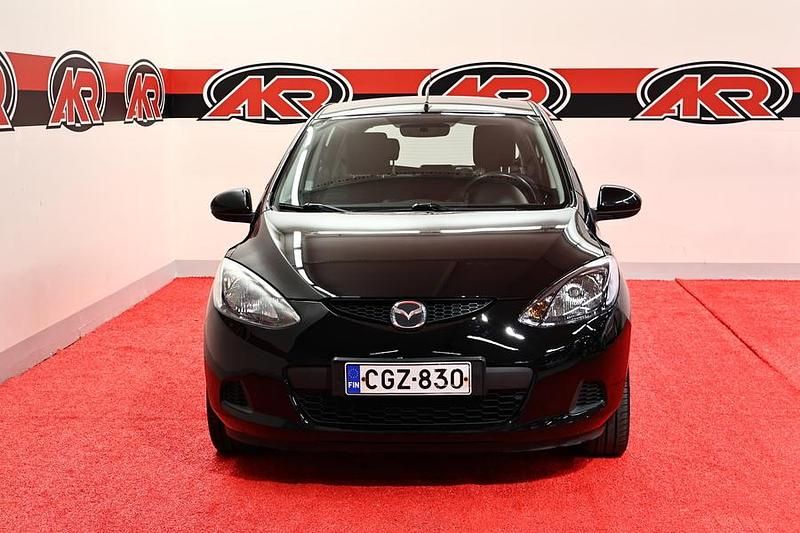 Käytetty Mazda 2 75 HP (55 kW) 2010 Musta Viistoperä