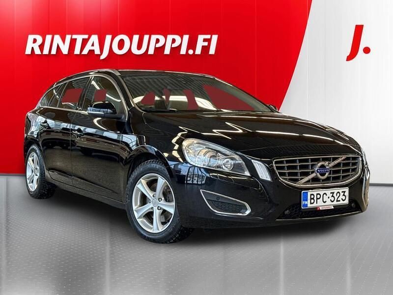 Käytetty Volvo V60 Summum 180 HP (132 kW) 2013 Musta Farmari