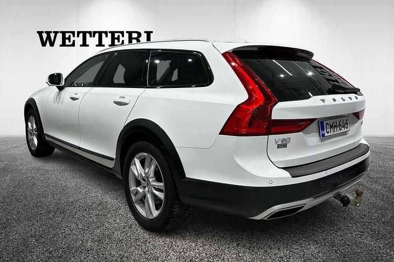 Käytetty Volvo V90 CC Business Edition 235 HP (172 kW) 2019 Valkoinen Farmari
