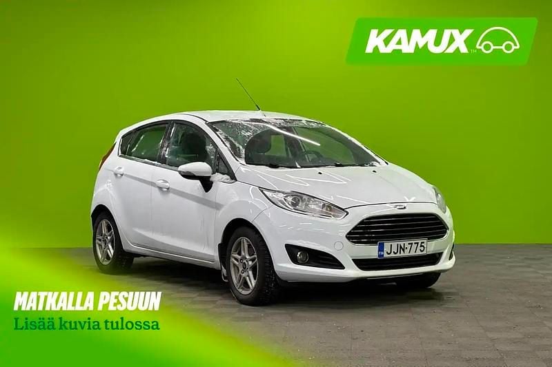 Valkoinen Käytetty 2014 Ford Fiesta Titanium Viistoperä | 4 490 € (Perustarjous) - Kuva 1/4