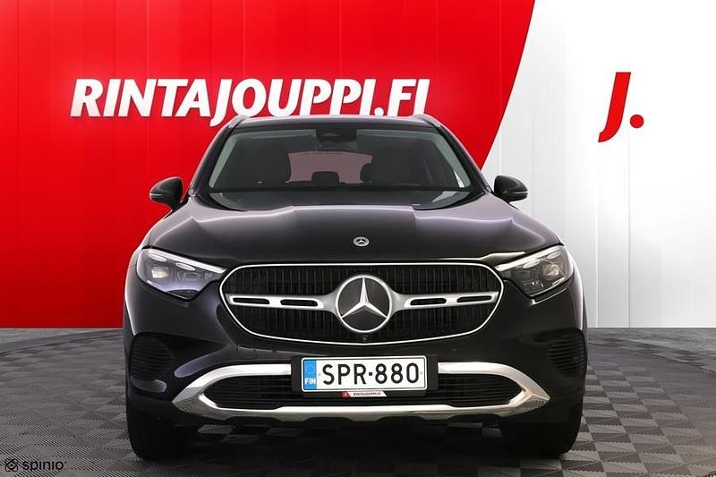 Käytetty Mercedes GLC300e Premium 313 HP (230 kW) 2024 Musta Katumaasturi