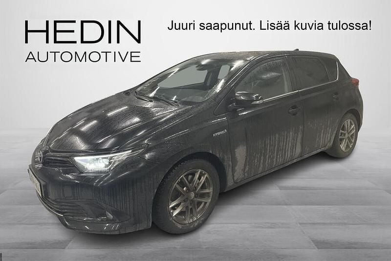 Musta Käytetty 2018 Toyota Auris Hybrid Active Viistoperä | 16 790 € (Perustarjous) - Kuva 1/4