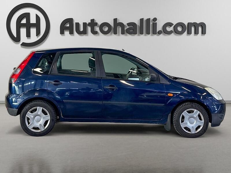 Käytetty Ford Fiesta 80 HP (58 kW) 2005 Viistoperä