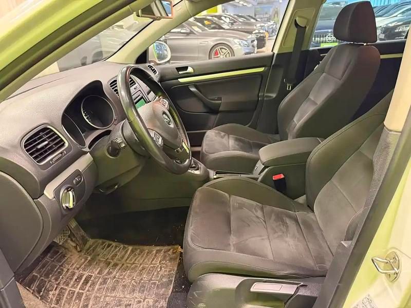 Käytetty VW Golf VII Highline 122 HP (89 kW) 2012 Valkoinen Farmari