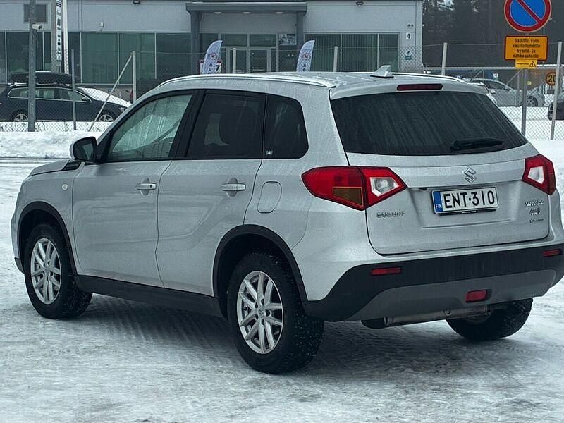 Käytetty Suzuki Vitara GL 120 HP (88 kW) 2016 Katumaasturi