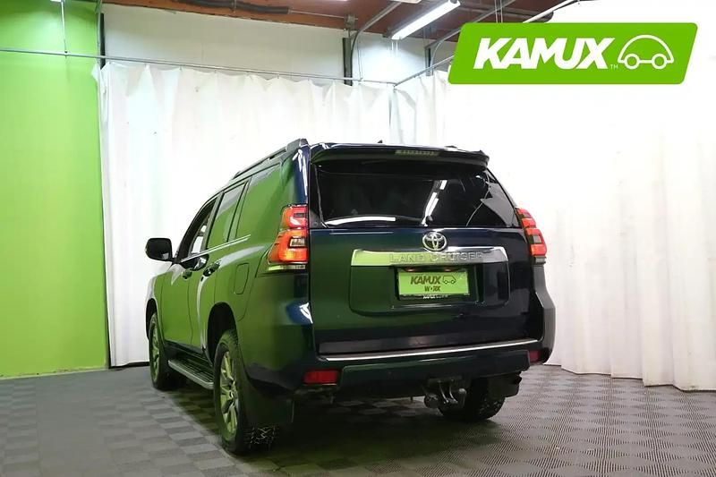 Käytetty Toyota Land Cruiser Style 177 HP (130 kW) 2018 Sininen Katumaasturi