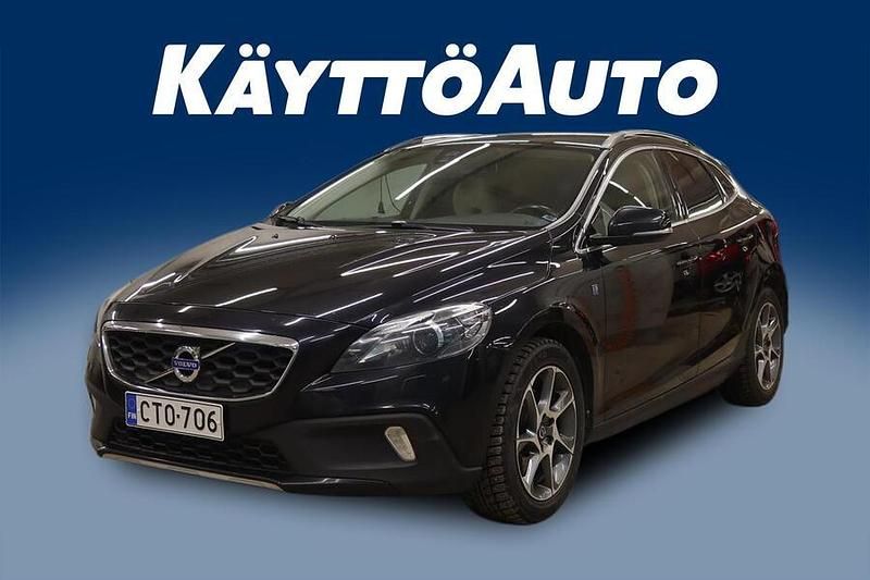 Käytetty Volvo V40 Ocean Race 114 HP (83 kW) 2015 Musta Viistoperä