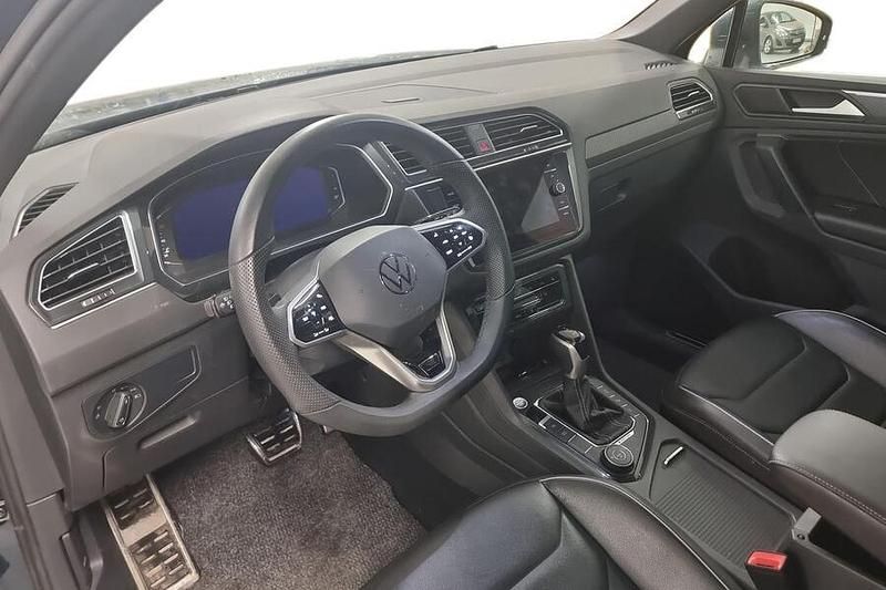 Käytetty VW Tiguan Business 150 HP (110 kW) 2022 Sininen Katumaasturi
