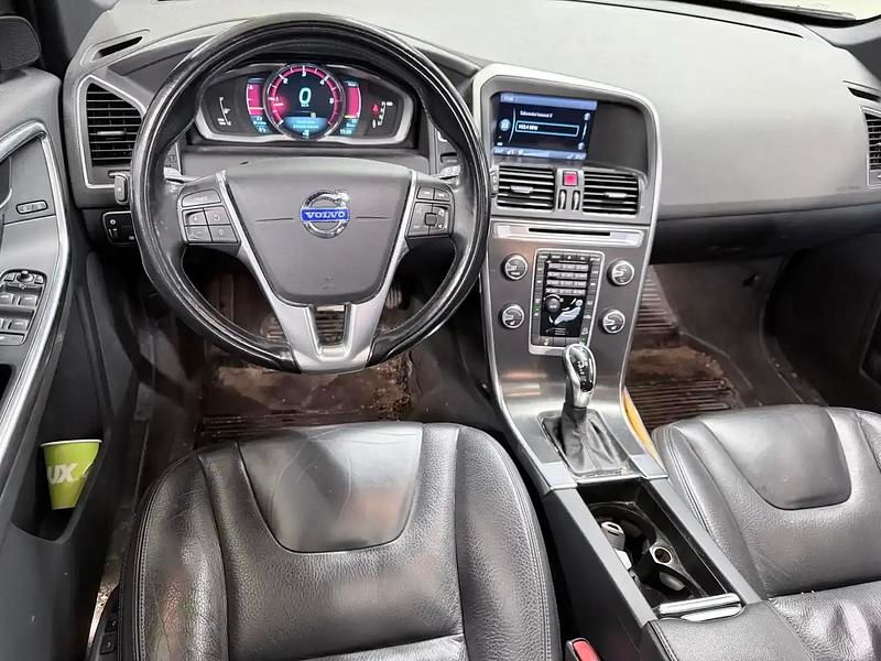 Käytetty Volvo XC60 Summum 163 HP (119 kW) 2014 Valkoinen Katumaasturi