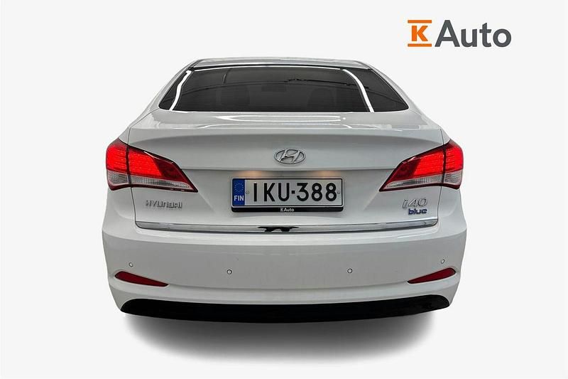 Käytetty Hyundai i40 Comfort 133 HP (97 kW) 2013 Valkoinen Sedan