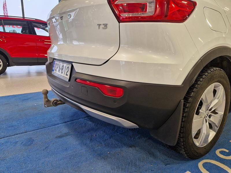 Käytetty Volvo XC40 R-Design 222 HP (163 kW) 2021 707 Katumaasturi