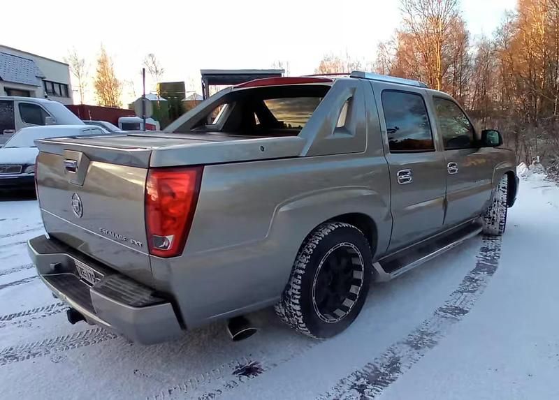 Käytetty Cadillac Escalade 2002